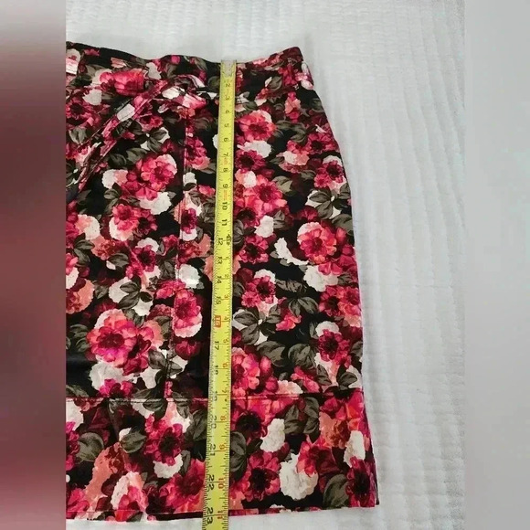 Banana Republic Floral skirt with pockets - Picture 5 of 11